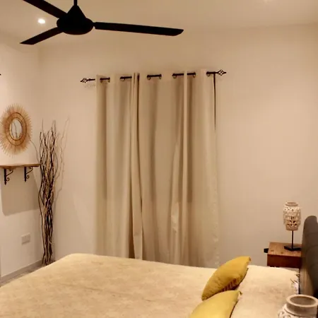 Skeleas 10 Apartman Piszúri