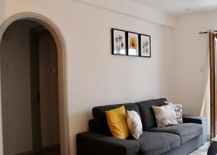 Skeleas 10 アパート ピッソウリ