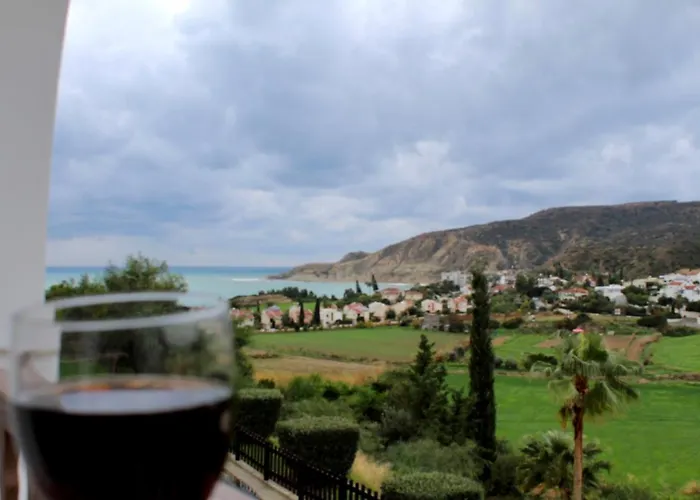 Skeleas 10 アパート ピッソウリ